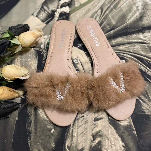 Fur flat Sandal. Size -39 - Picture 4 of 8